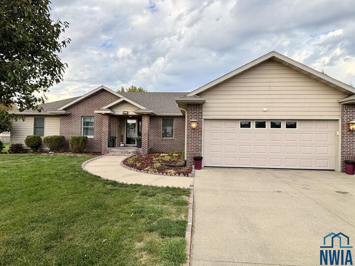 501 Huntington Ct  Sergeant Bluff IA 51054 photo