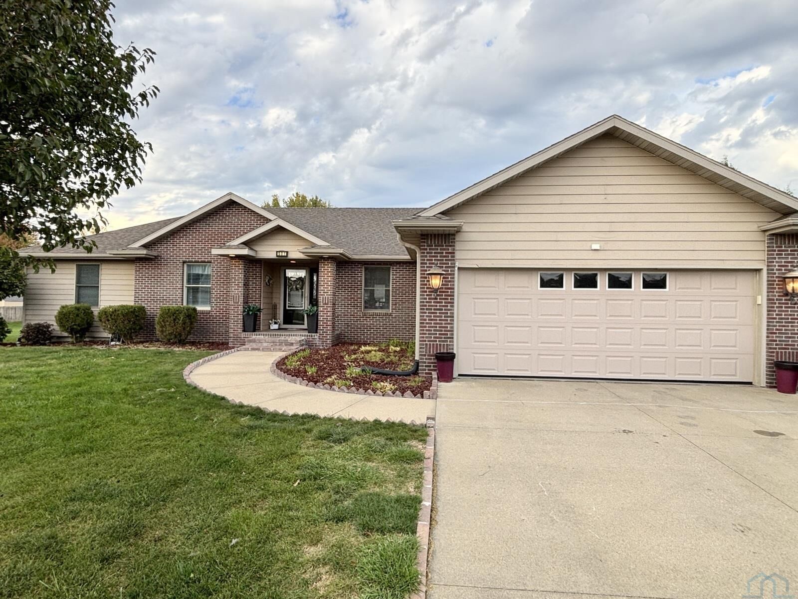 Property Photo: 501 Huntington Ct IA 51054