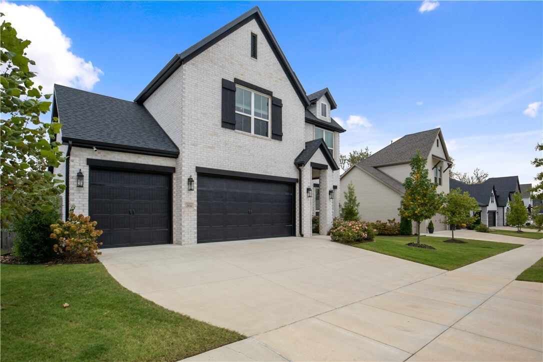 Property Photo: 2936 N Poppy Lane AR 72704