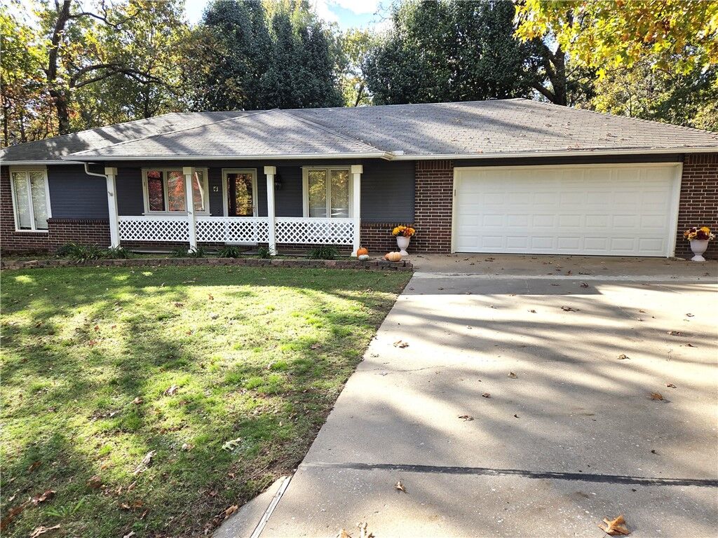 Property Photo: 4 Prestwick Lane AR 72715