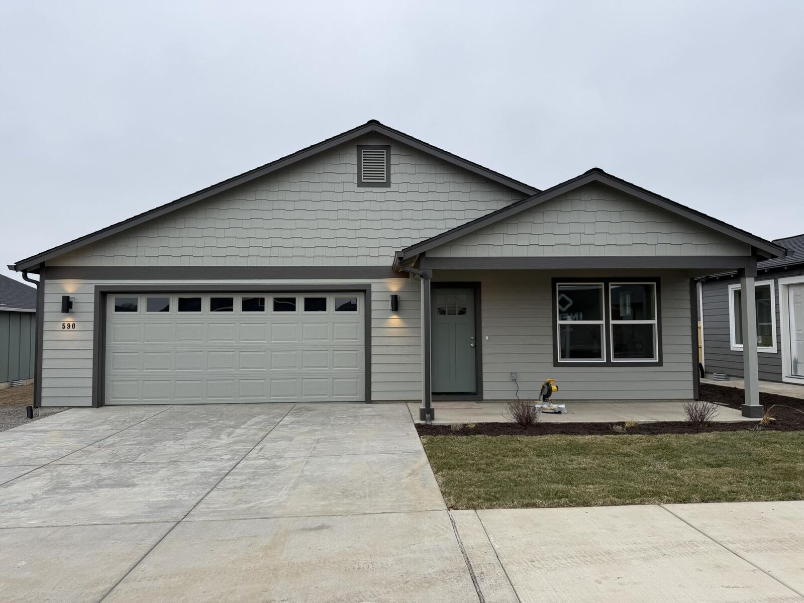 Property Photo: 590 NE Arnold Street 183 OR 97741