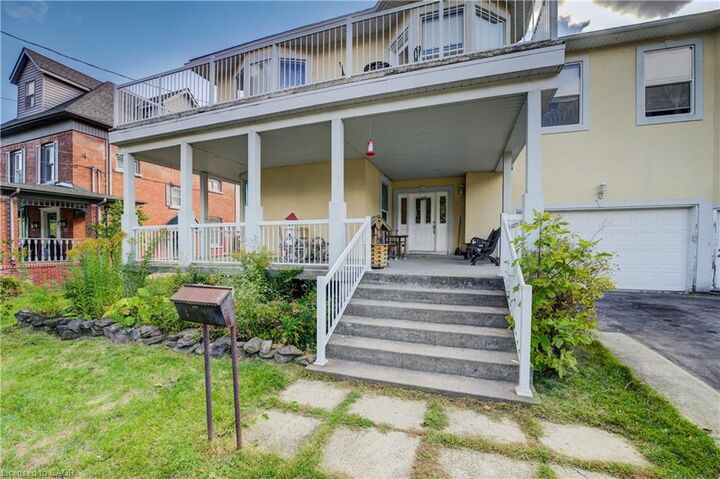 Photo de la propriété: 7 Robinson Street S ON L3M 3C5