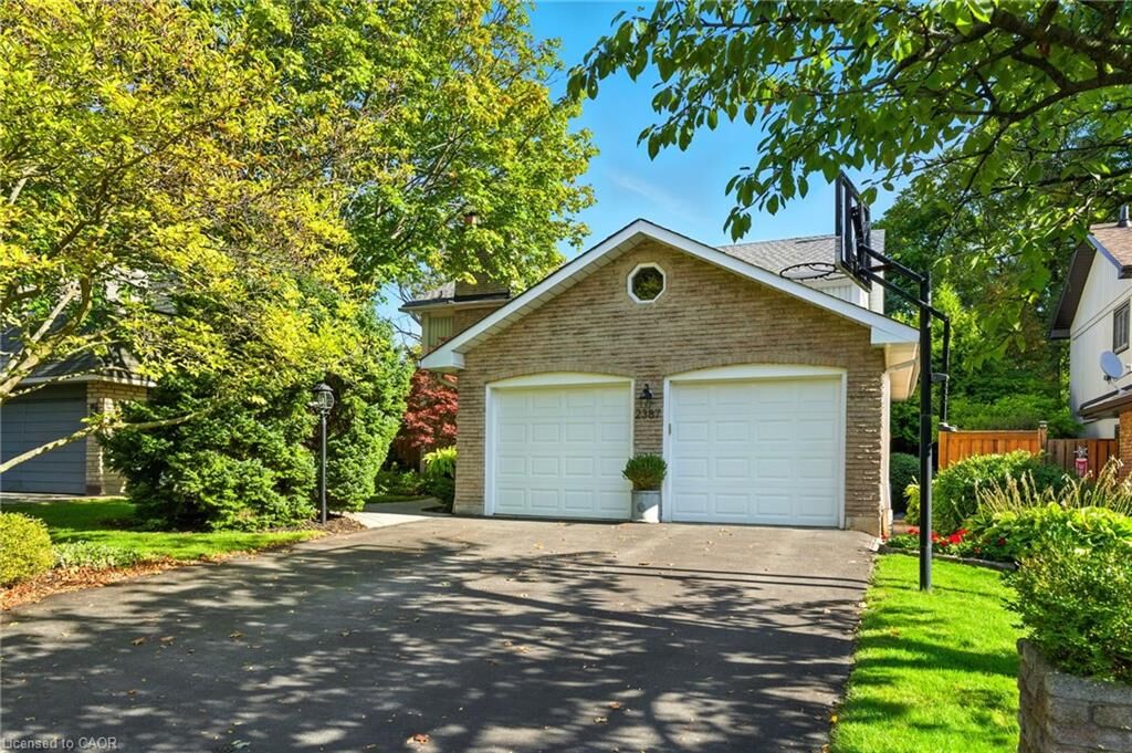 Property Photo:  2387 Cavendish Drive  ON L7P 3B5 