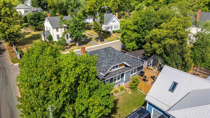 Photo de la propriété: 20 North River Road PE C1A 3K4