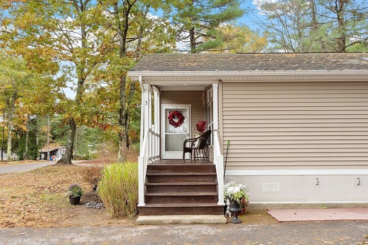 Property Photo: 3 Crescent Rd MA 01475