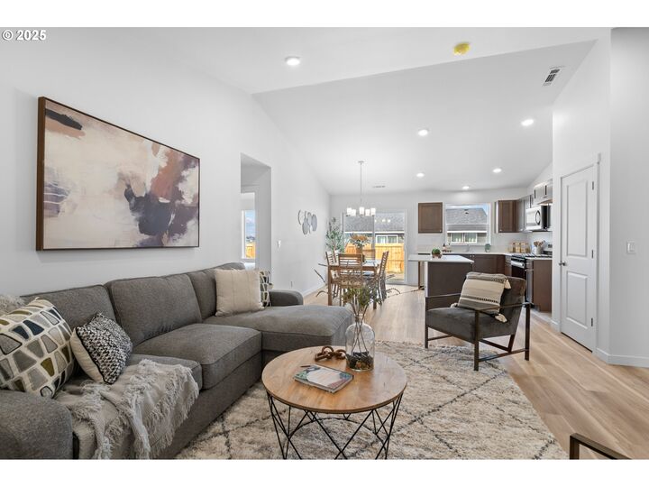 Property Photo: 218 SW Sparrow St OR 97818