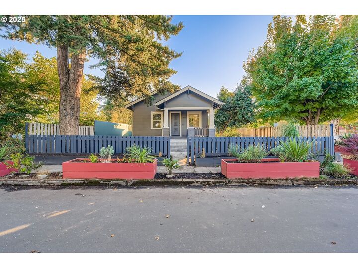 Property Photo: 8236 N Olympia St OR 97203