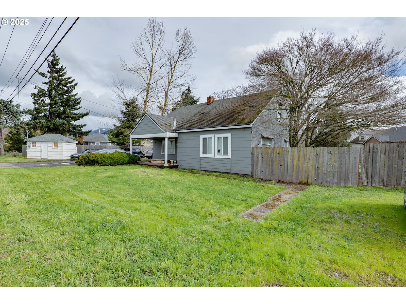 Property Photo: 3425 Coburg Rd OR 97408