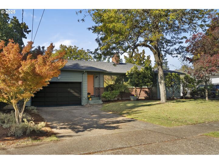 Property Photo:  1631 NE 116th Pl  OR 97220