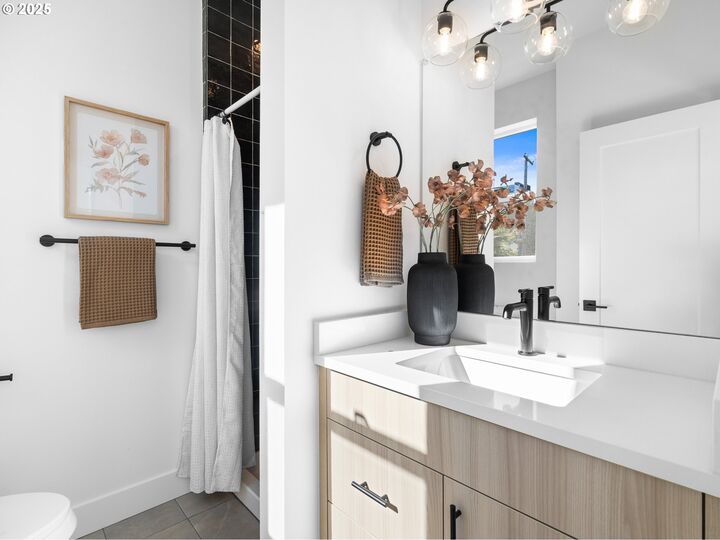 Property Photo:  1863 SE Tacoma St 2  OR 97202 