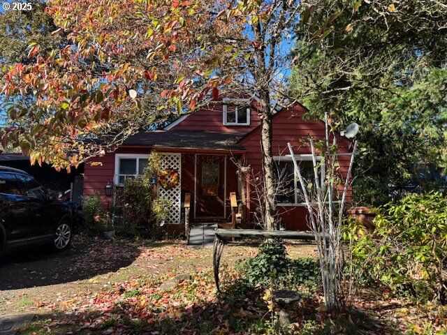 Property Photo: 1061 5th St WA 98671