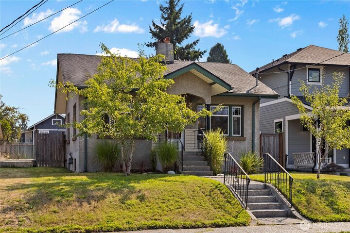 Property Photo:  6819 S Park Ave  WA 98408 