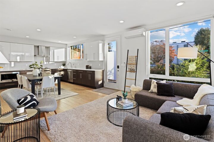 Property Photo: 700 S Willow St WA 98108
