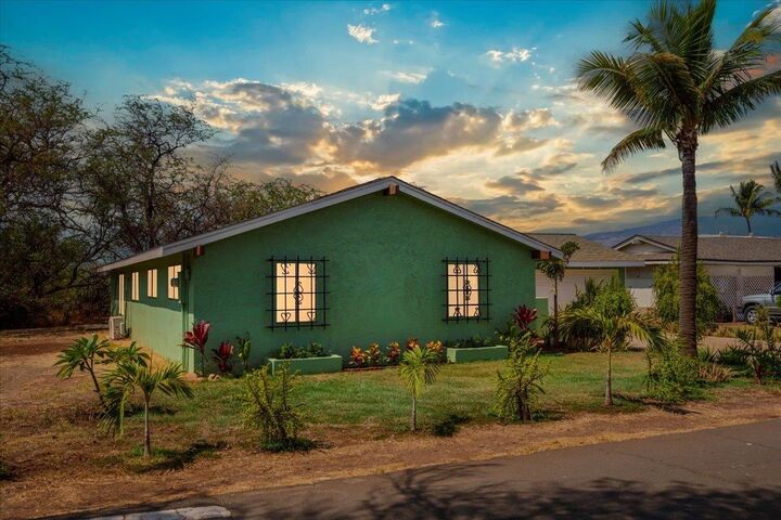 Property Photo: 350 Kinaole Cir HI 96753