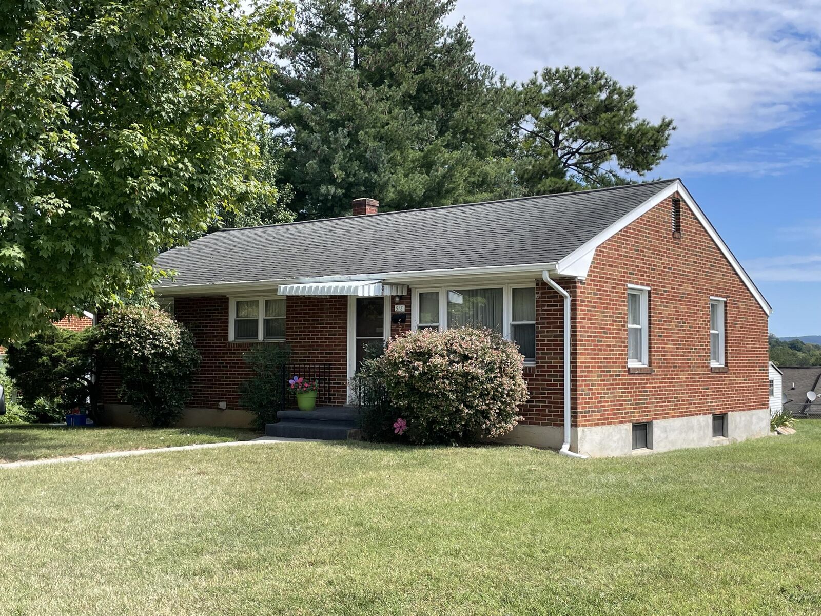 Property Photo:  518 Pine St  VA 24179 