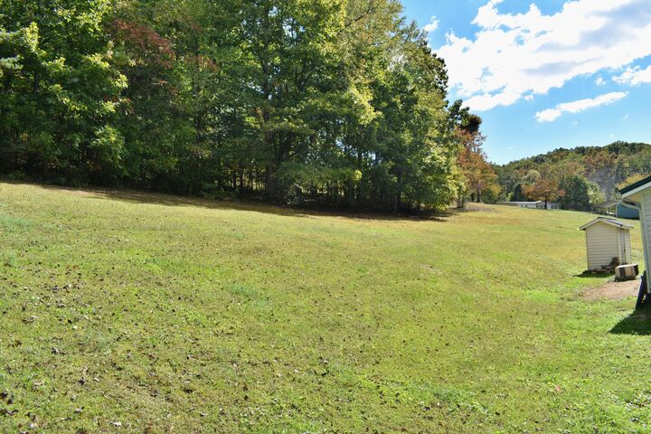 Property Photo: 5780 Toestring Valley Road TN 37381