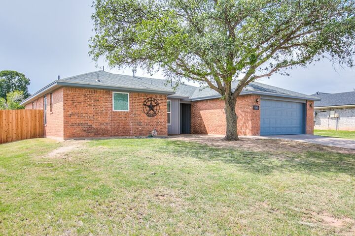 Property Photo: 5829 Davenport Dr TX 76901