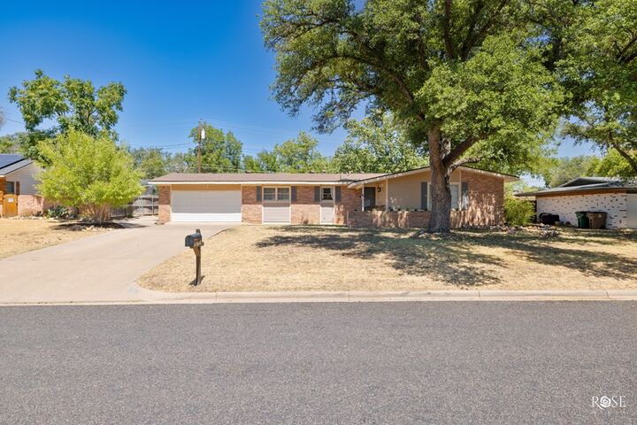 Property Photo: 2620 University Ave TX 76904