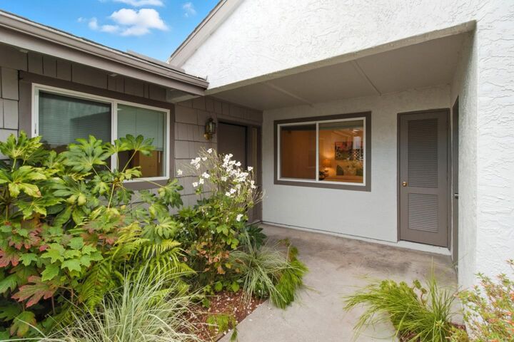 Property Photo: 986 Cartier Lane CA 94404