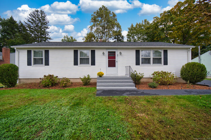 Property Photo:  25 Maude Circle  CT 06095