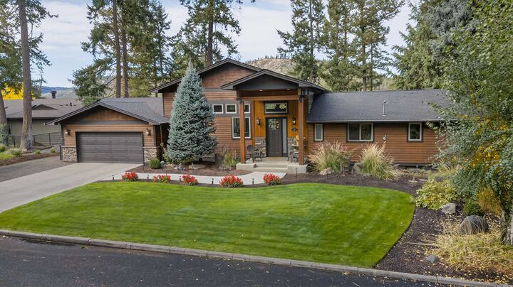 Property Photo: 1622 W Fairway Dr WA 99218