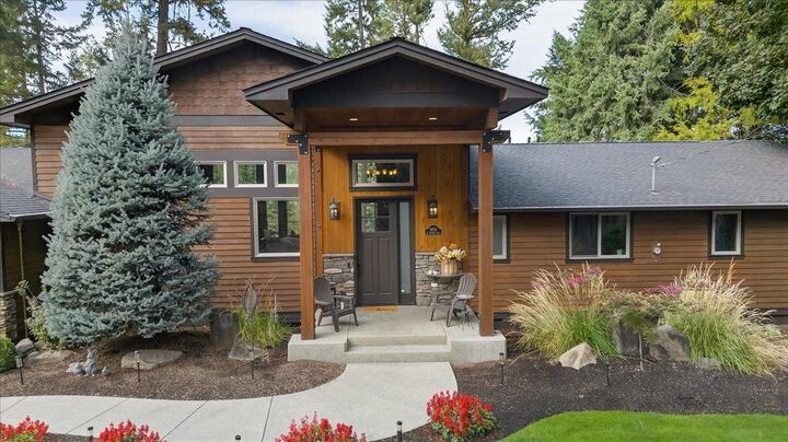 Property Photo: 1622 W Fairway Dr WA 99218
