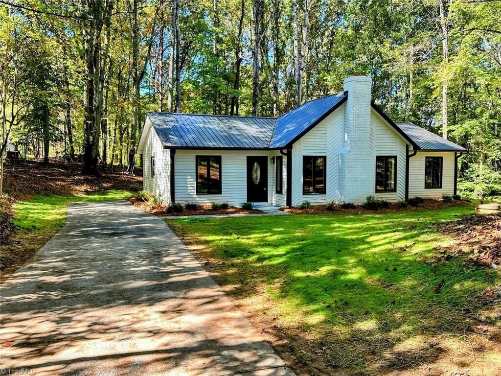 Property Photo: 5305 Bent Tree Court NC 27040