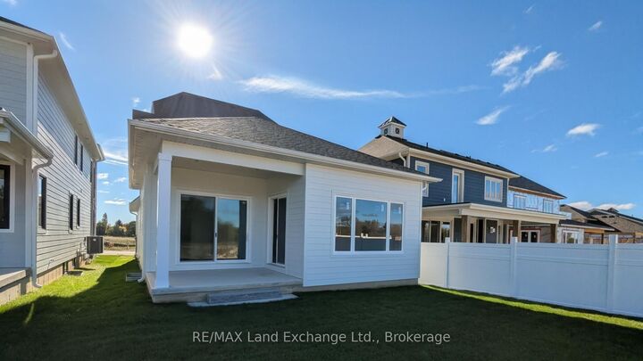 Property Photo:  119 Inverness Street N  ON N2Z 1J4 