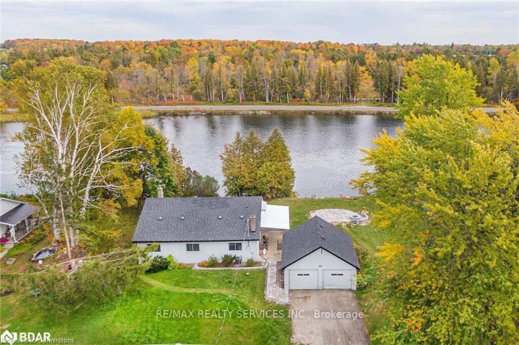 Property Photo: 885 Glen Cedar Drive ON K9J 6X5