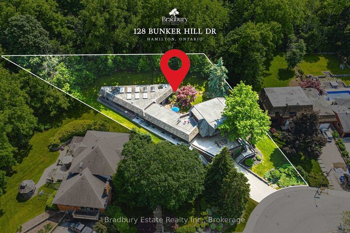 Property Photo:  128 Bunker Hill Drive  ON L8K 5X5