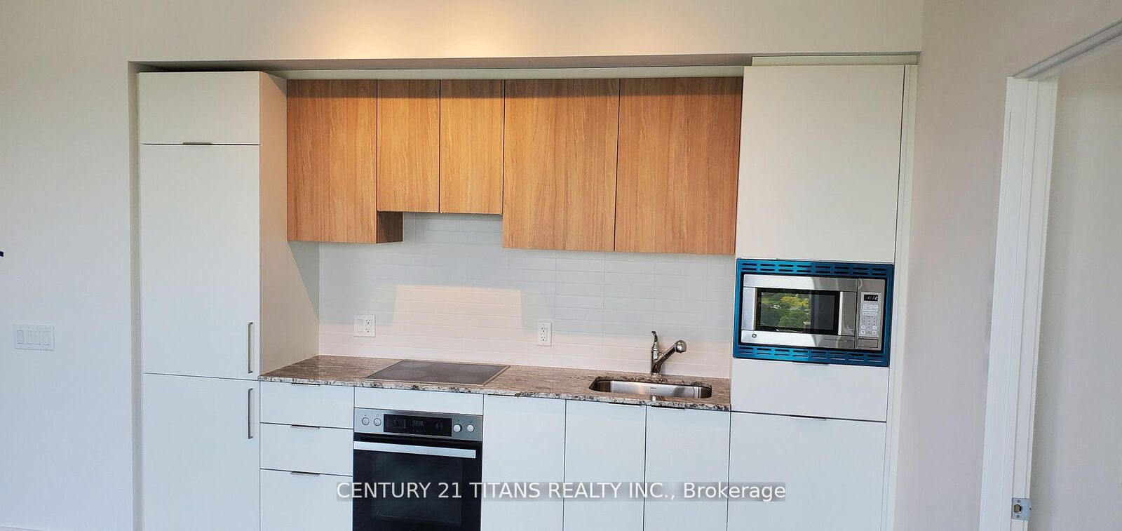 Property Photo: 20 O'Neill Road 1116 ON M3C 0R1