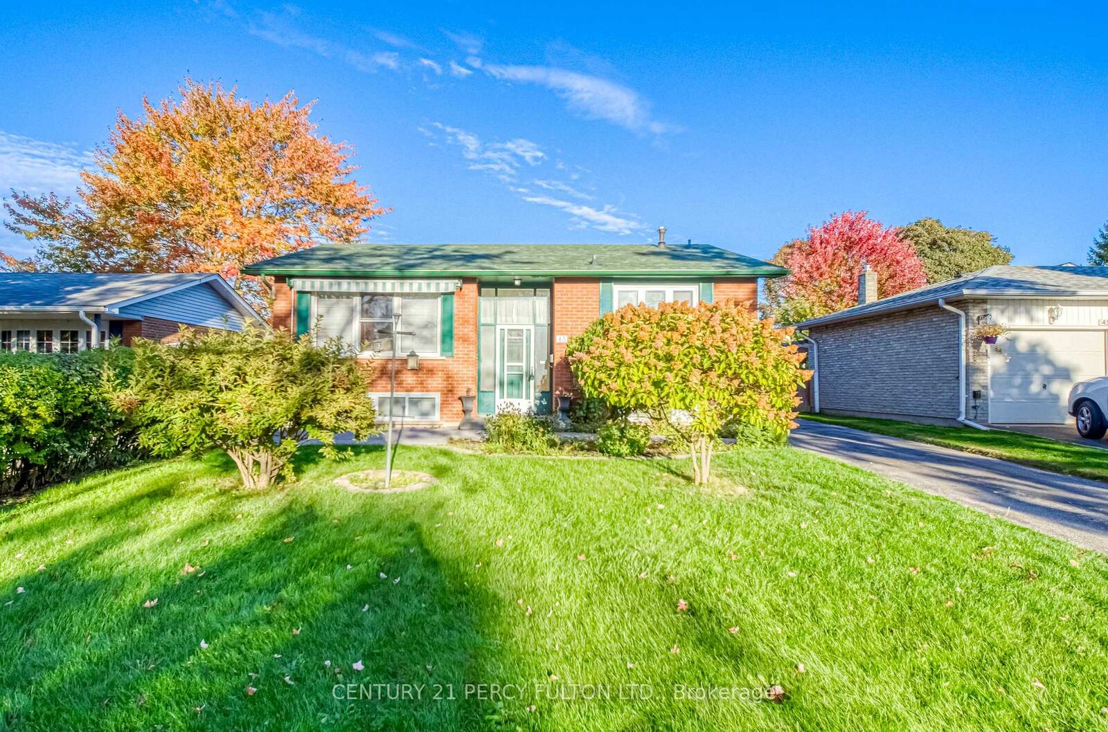 Photo de la propriété: 43 Taylor Road ON L1S 2X5
