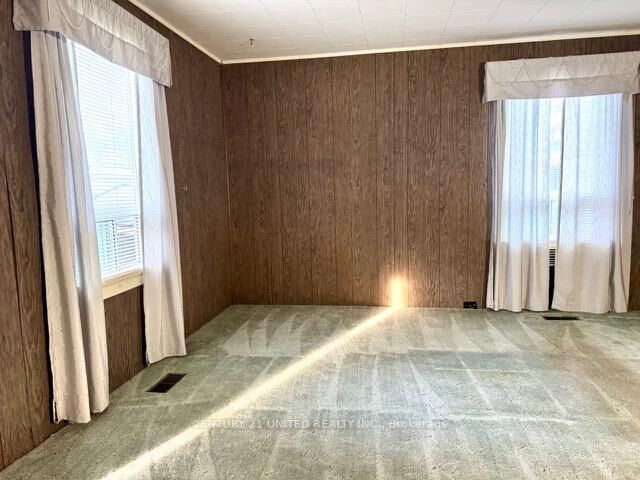 Photo de la propriété:  445 Bellevue Street  ON K9H 5G5 