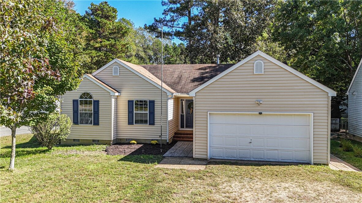 Property Photo: 7601 Crestview Drive VA 23168