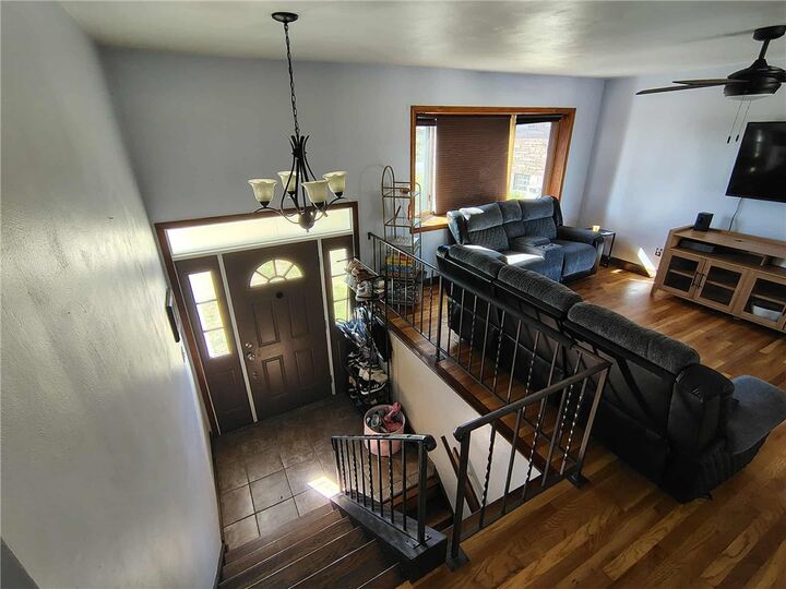 Property Photo: 17 Lookout Ave PA 15063