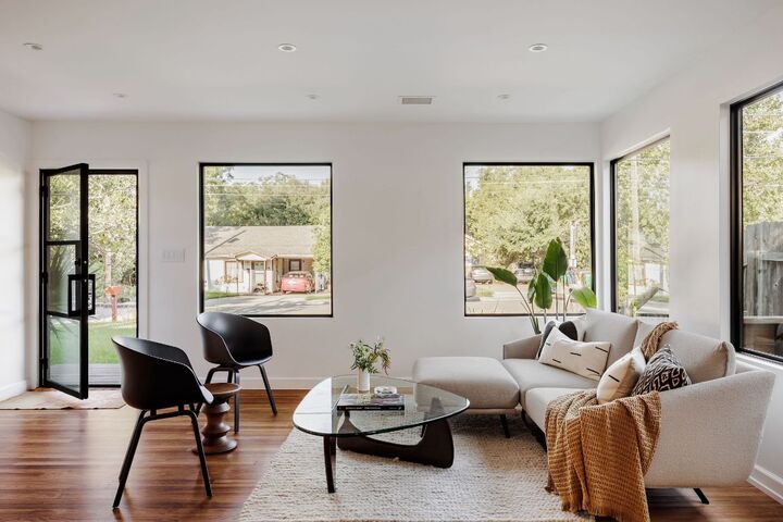 Property Photo: 1405 Harvey Street TX 78702