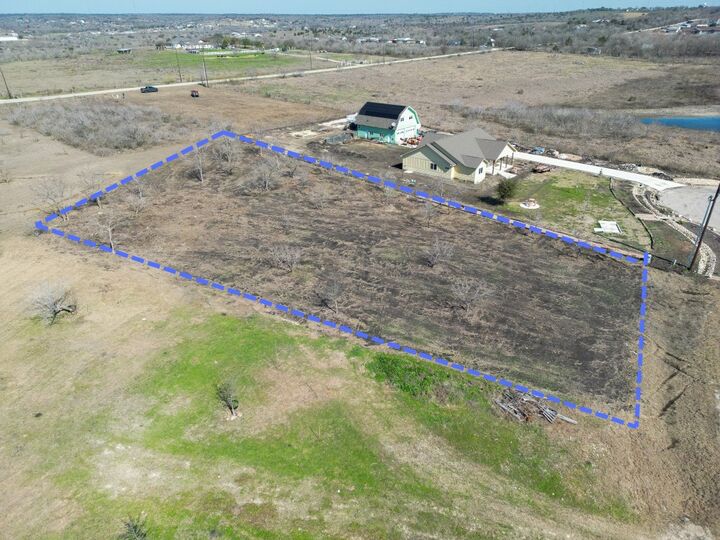 Property Photo: 433 E Ridge Lane TX 78640