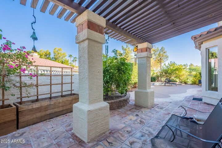 Property Photo: 5019 E La Mirada Way AZ 85044