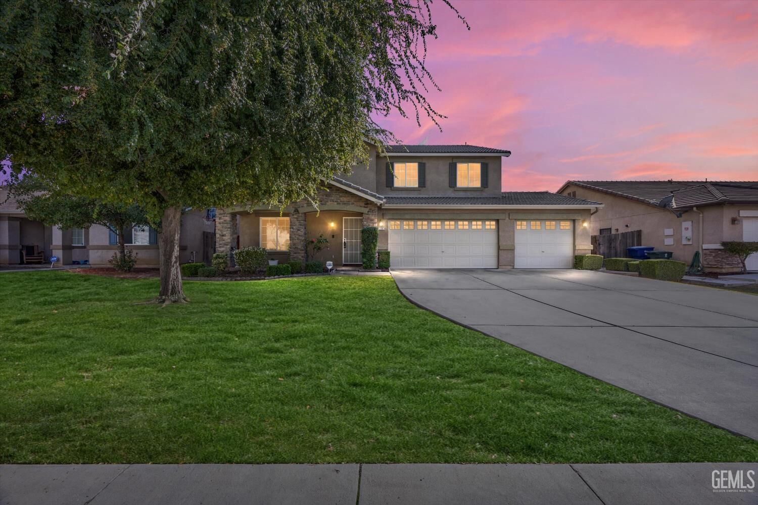 Property Photo: 12203 Timberpointe Drive CA 93312