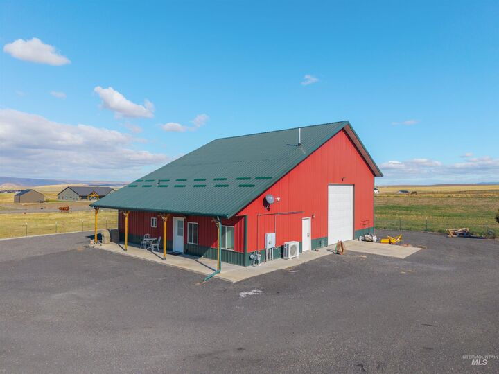 Property Photo:  2233 Burrell Avenue  ID 83501