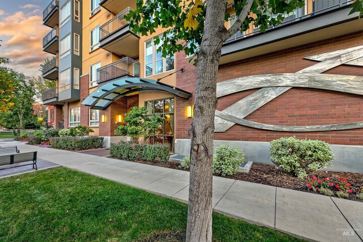 Property Photo: 323 W Jefferson St 501 ID 83702
