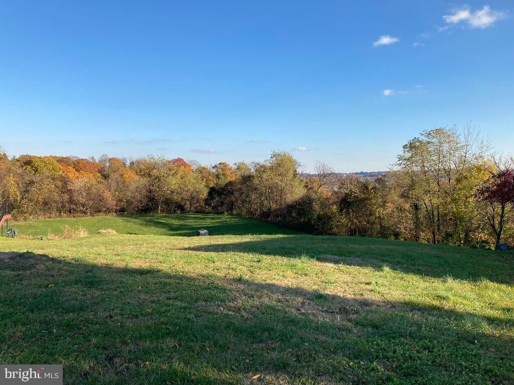 Property Photo: 725 Chickies Drive PA 17512