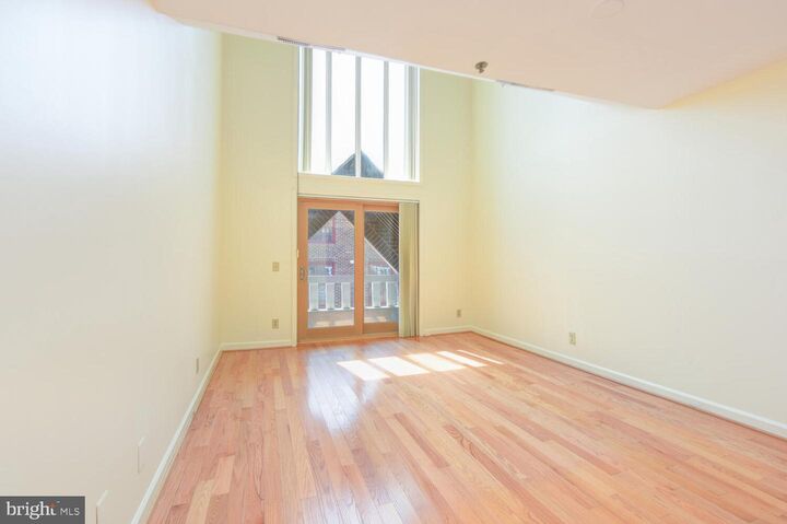 Property Photo: 115 N Lee Street Bh208 VA 22314