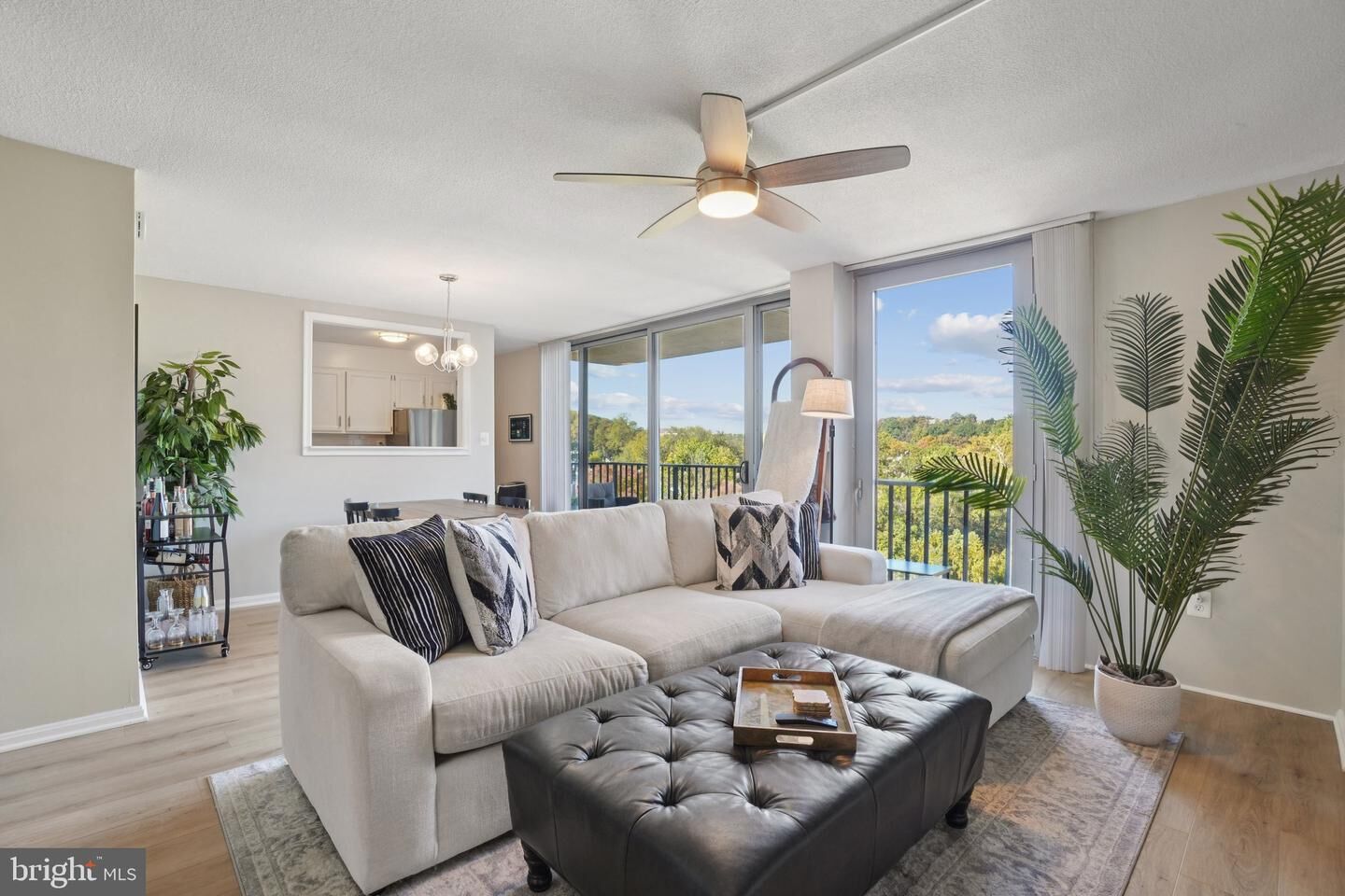 Property Photo:  4600 S Four Mile Run Drive 842  VA 22204 