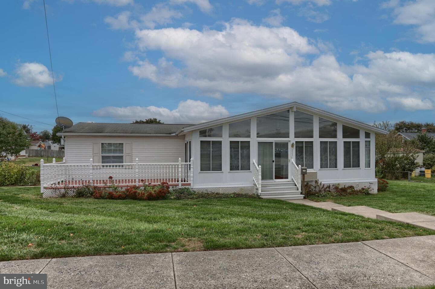 Property Photo: 223 S Locust Street PA 17078