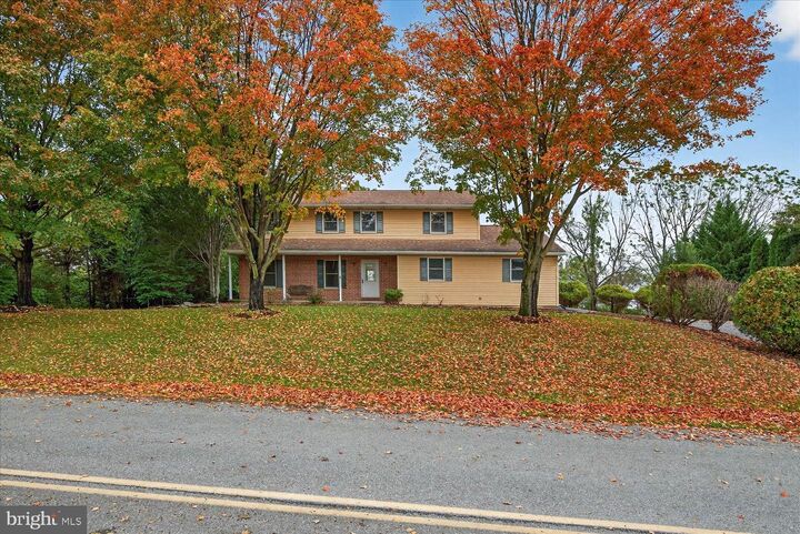 33 Ginna B Drive  Robesonia PA 19551 photo