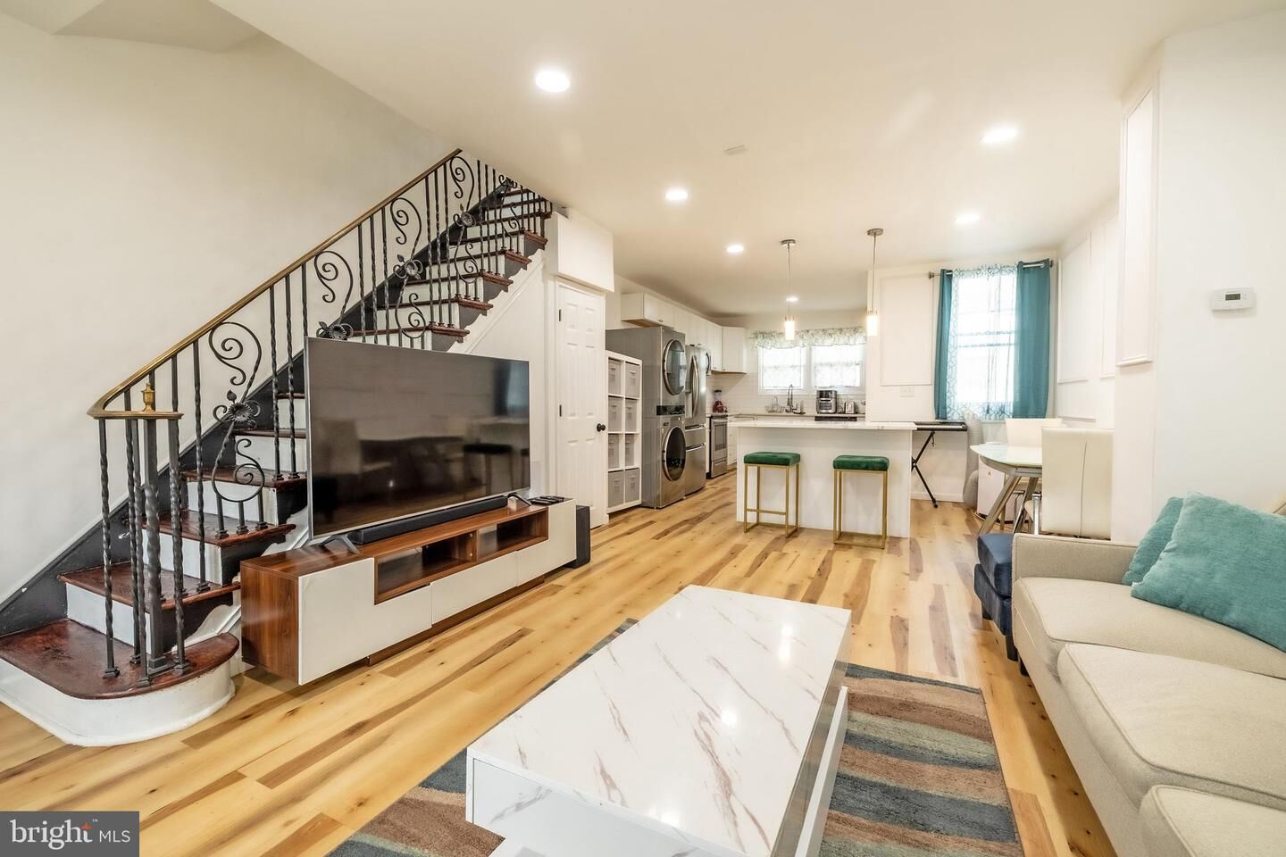 Property Photo: 7337 Chelwynde Avenue PA 19153