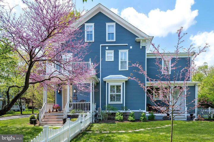 29 E Delaware Avenue  Pennington NJ 08534 photo