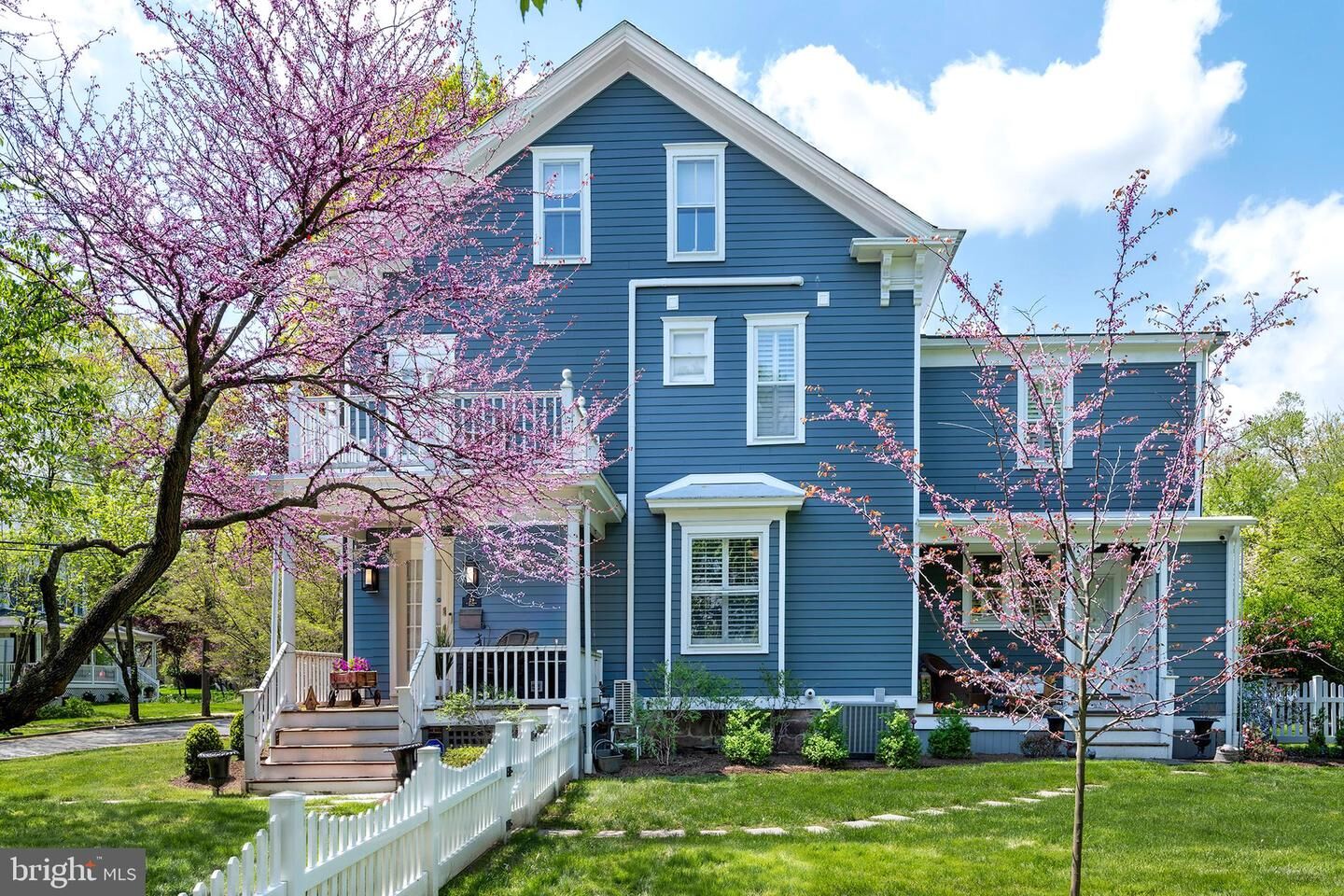 Property Photo:  29 E Delaware Avenue  NJ 08534 