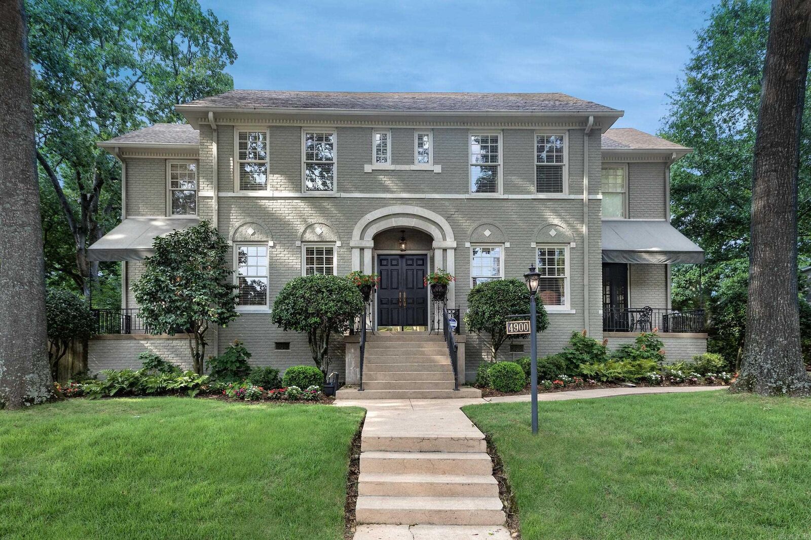 Property Photo: 4900 Crestwood AR 72207